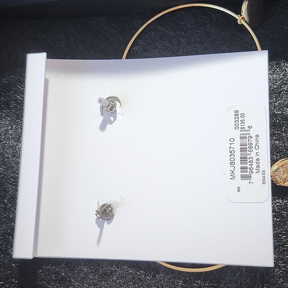 NWT MICHAEL KORS LOGO GOLD TONE LARGE HOOP EARRINGS - Picture 4 of 5